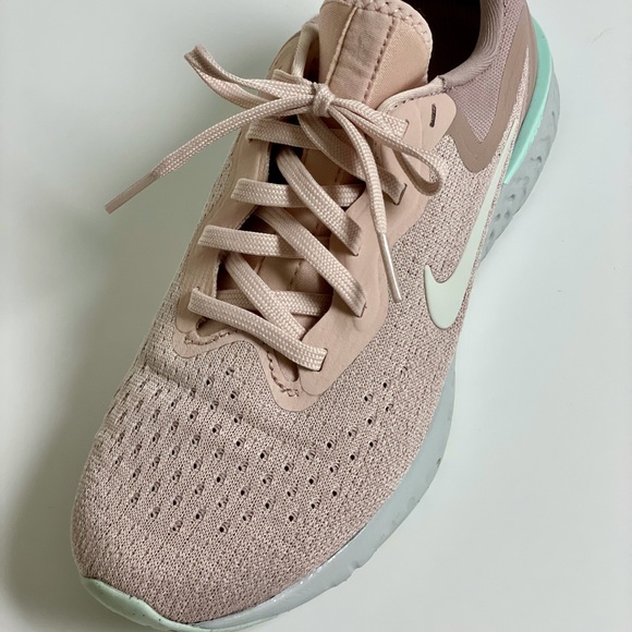 Nike Odyssey React Women’s size 7 - Picture 2 of 5